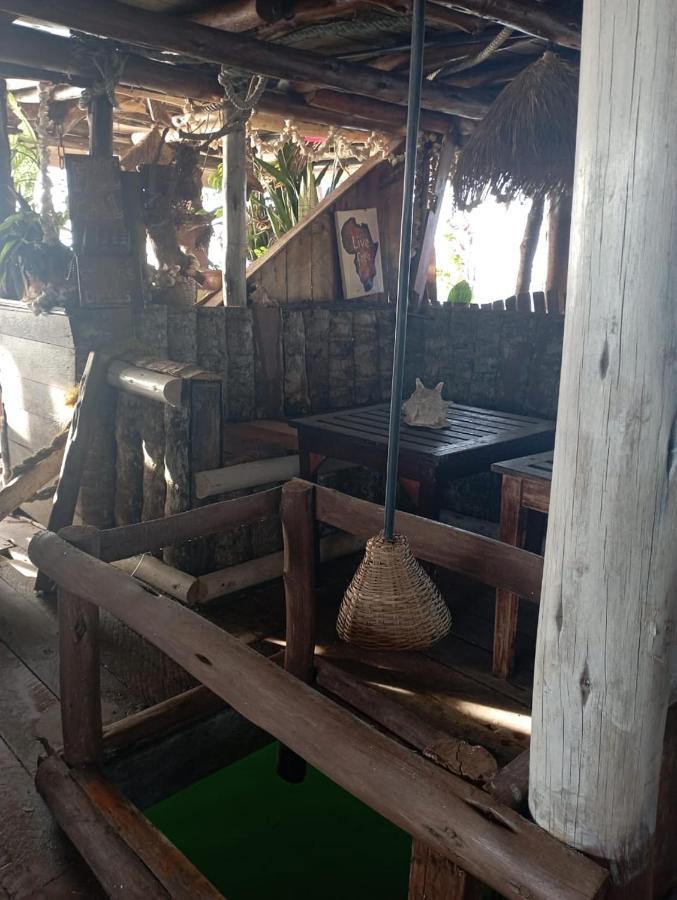 Dreamer's Island Floating Bungalows Hotel en barco Zanzibar